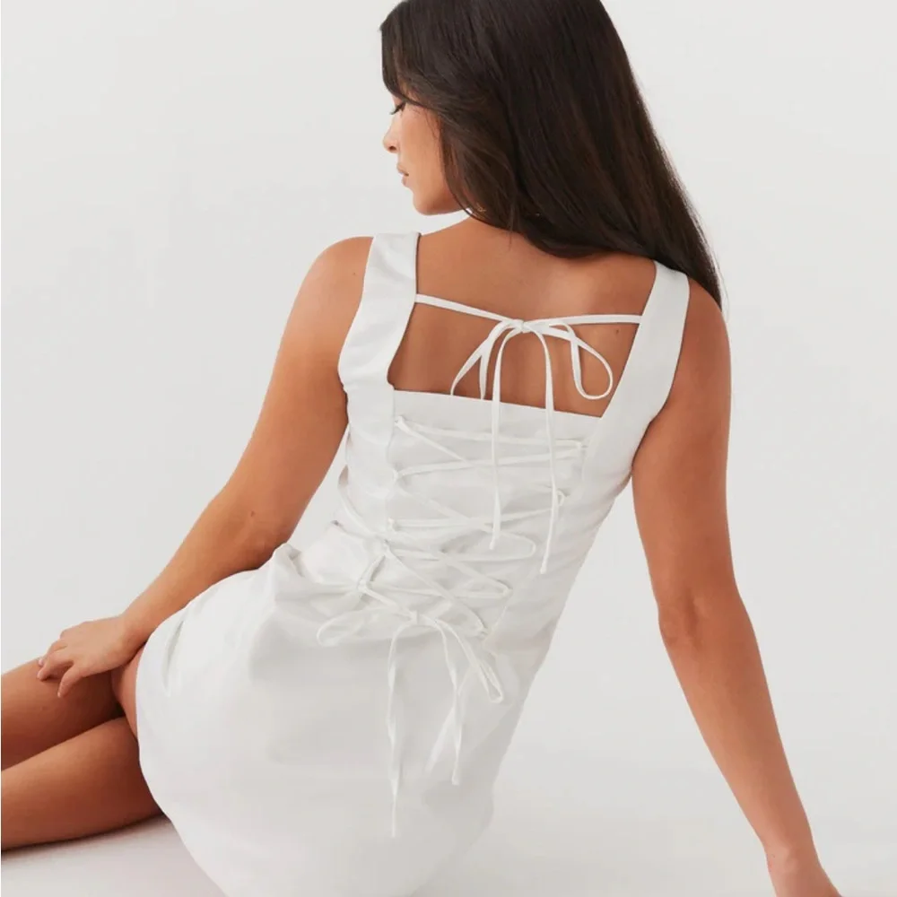 NWT PEPPERMAYO- Brielle Bow Satin Mini Dress - White size 8 - Picture 6 of 8